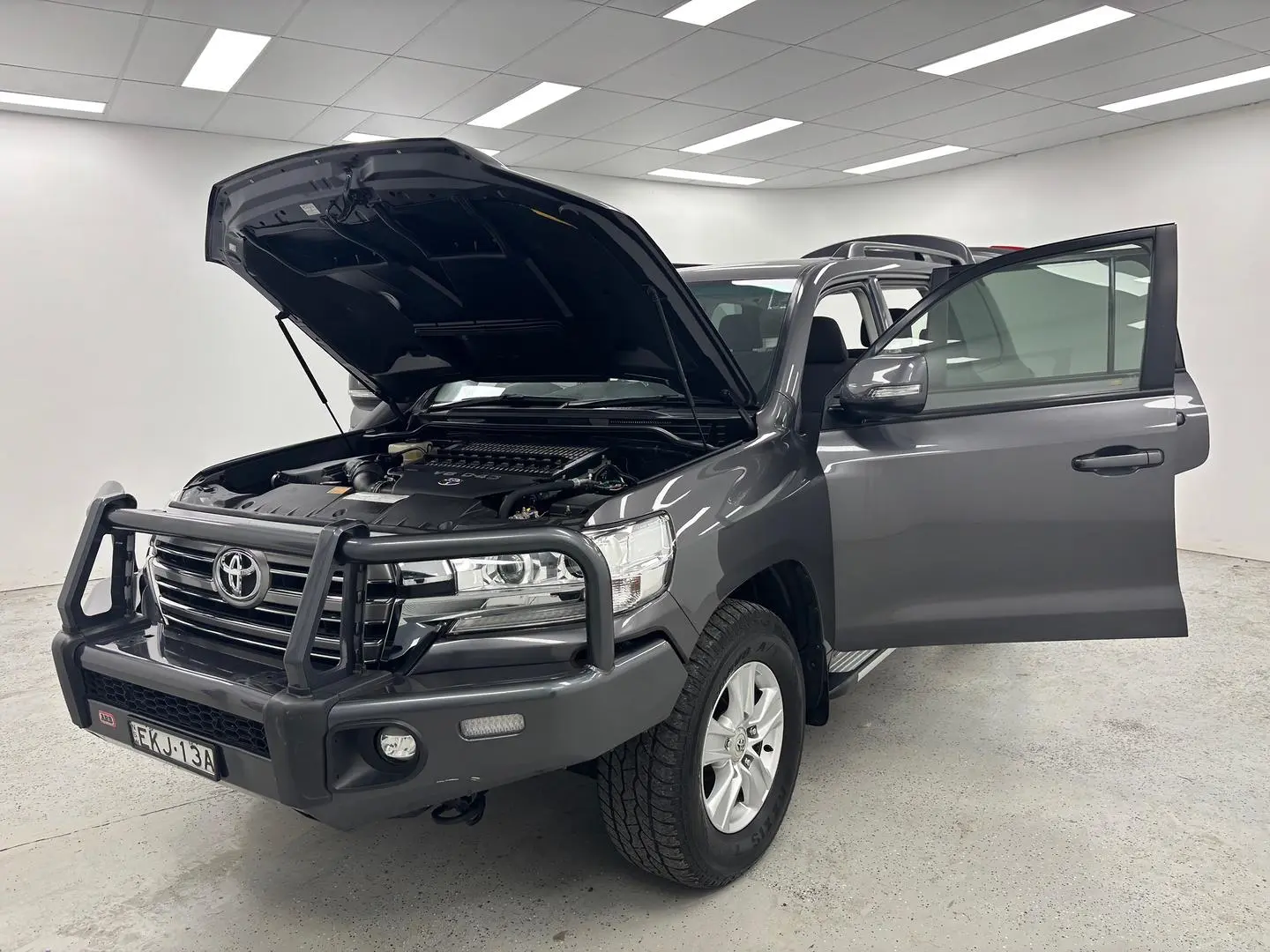 2017 Toyota Landcruiser Gallery Image 14