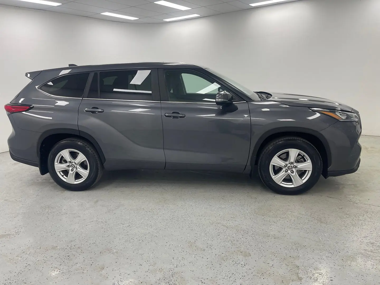 2023 Toyota Kluger Gallery Image 2