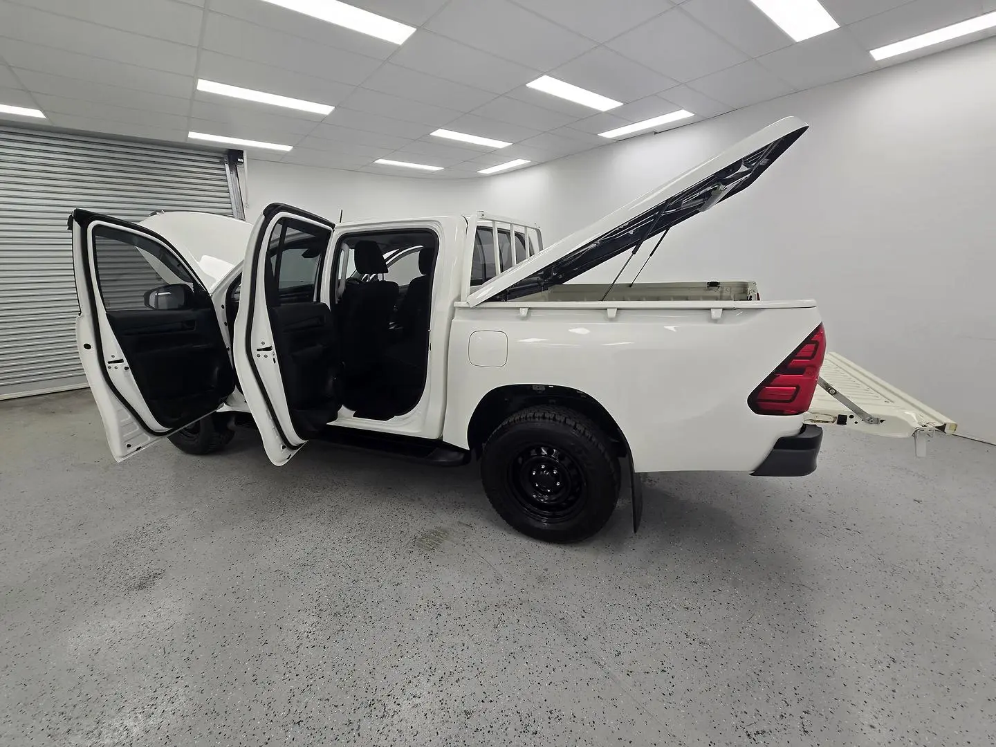 2021 Toyota Hilux Gallery Image 12