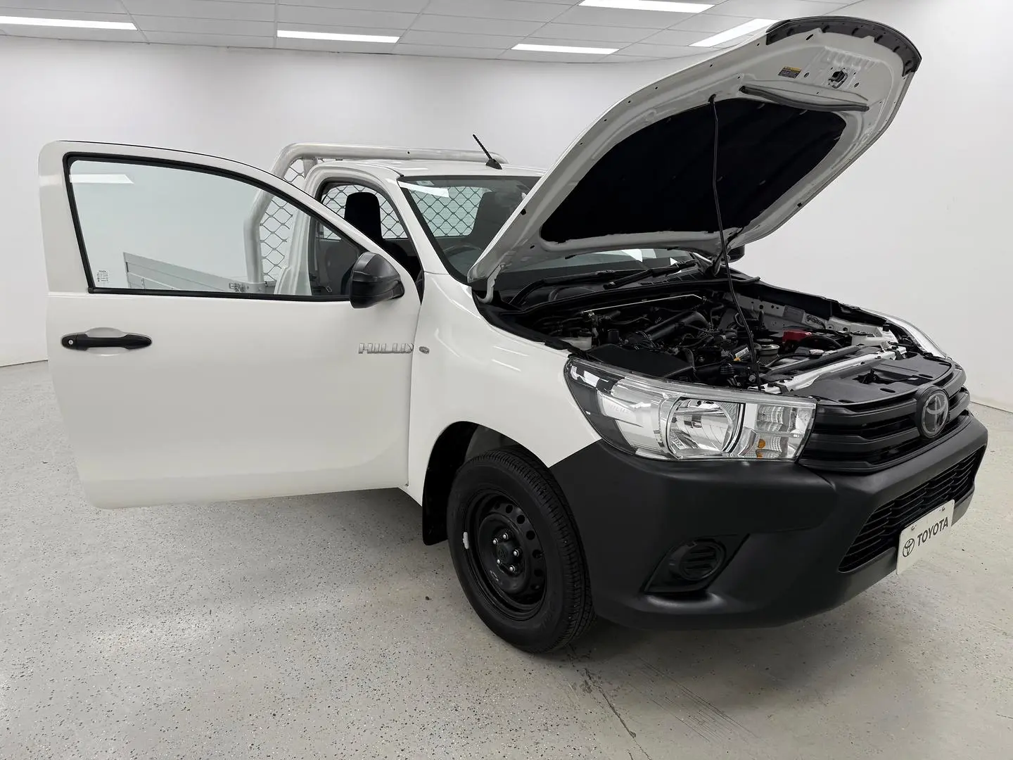 2020 Toyota Hilux Gallery Image 19