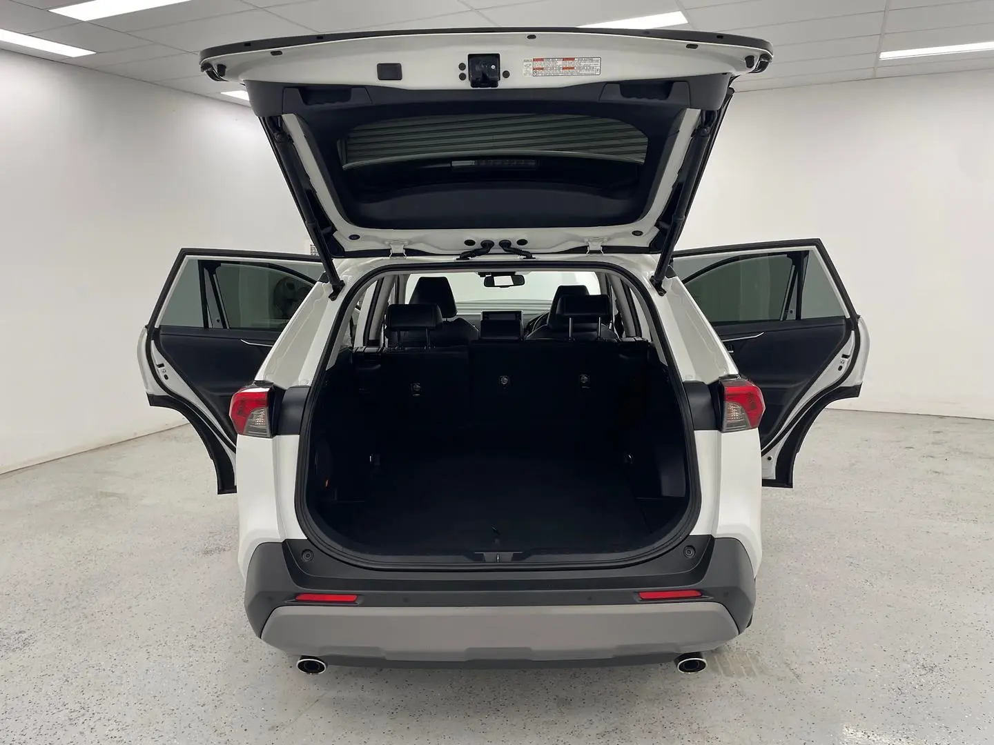 2020 Toyota RAV4 Gallery Image 11