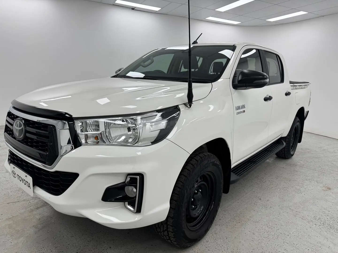 2020 Toyota Hilux Gallery Image 6