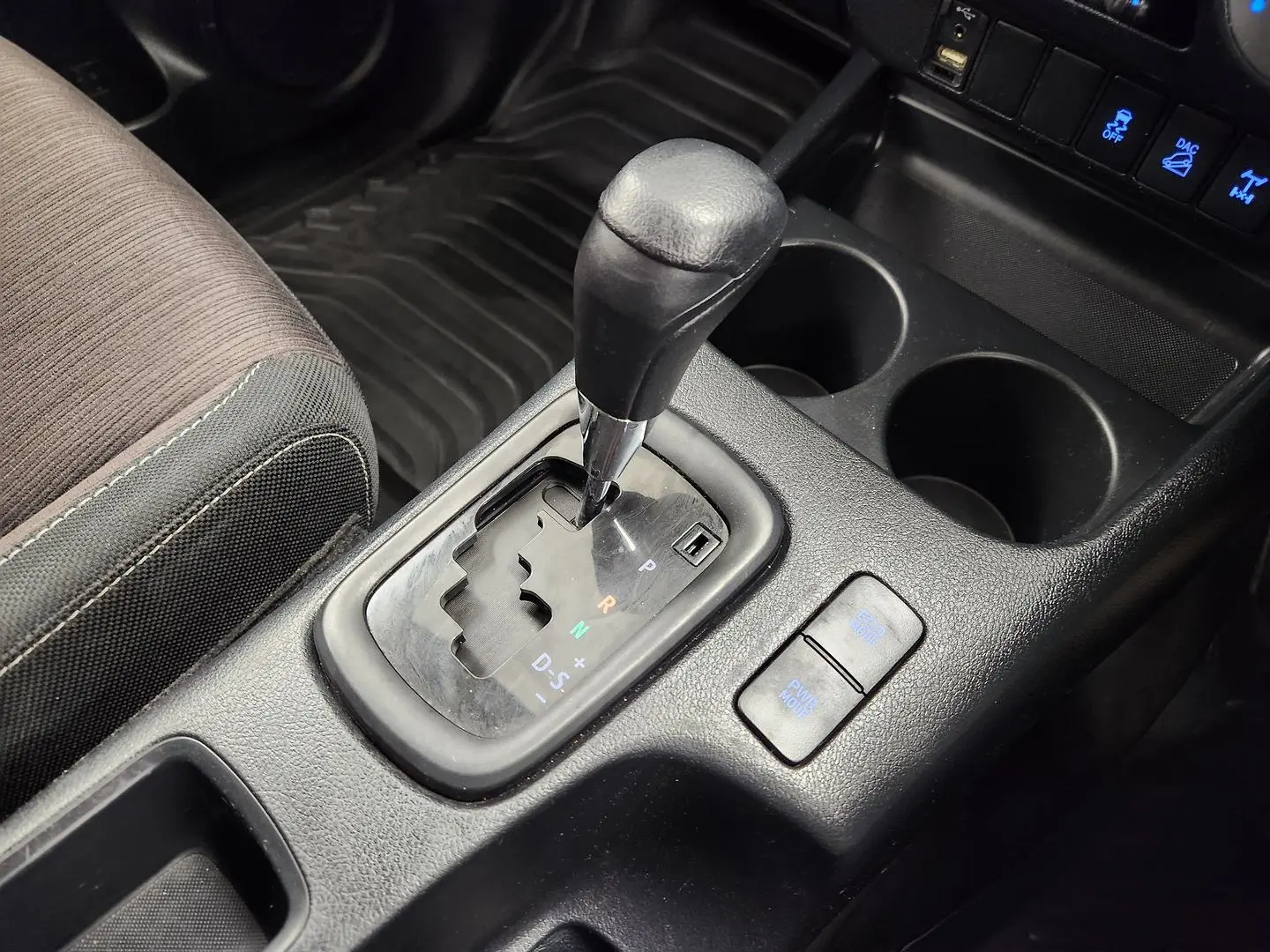 2018 Toyota Hilux Gallery Image 27