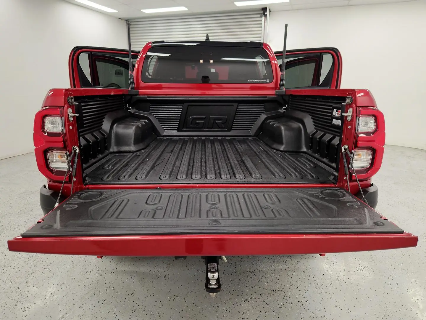 2023 Toyota Hilux Gallery Image 11