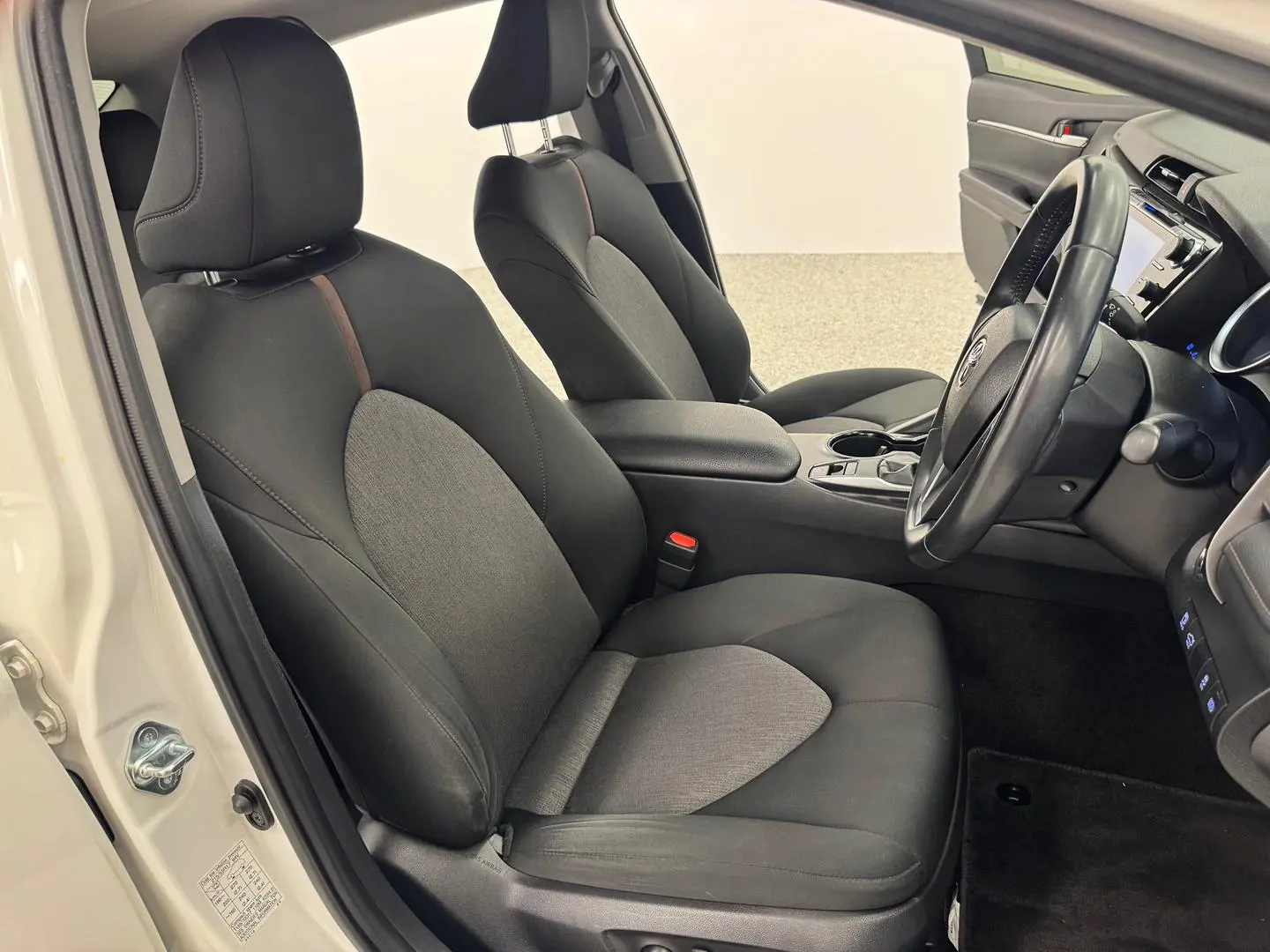 2019 Toyota Camry Gallery Image 26