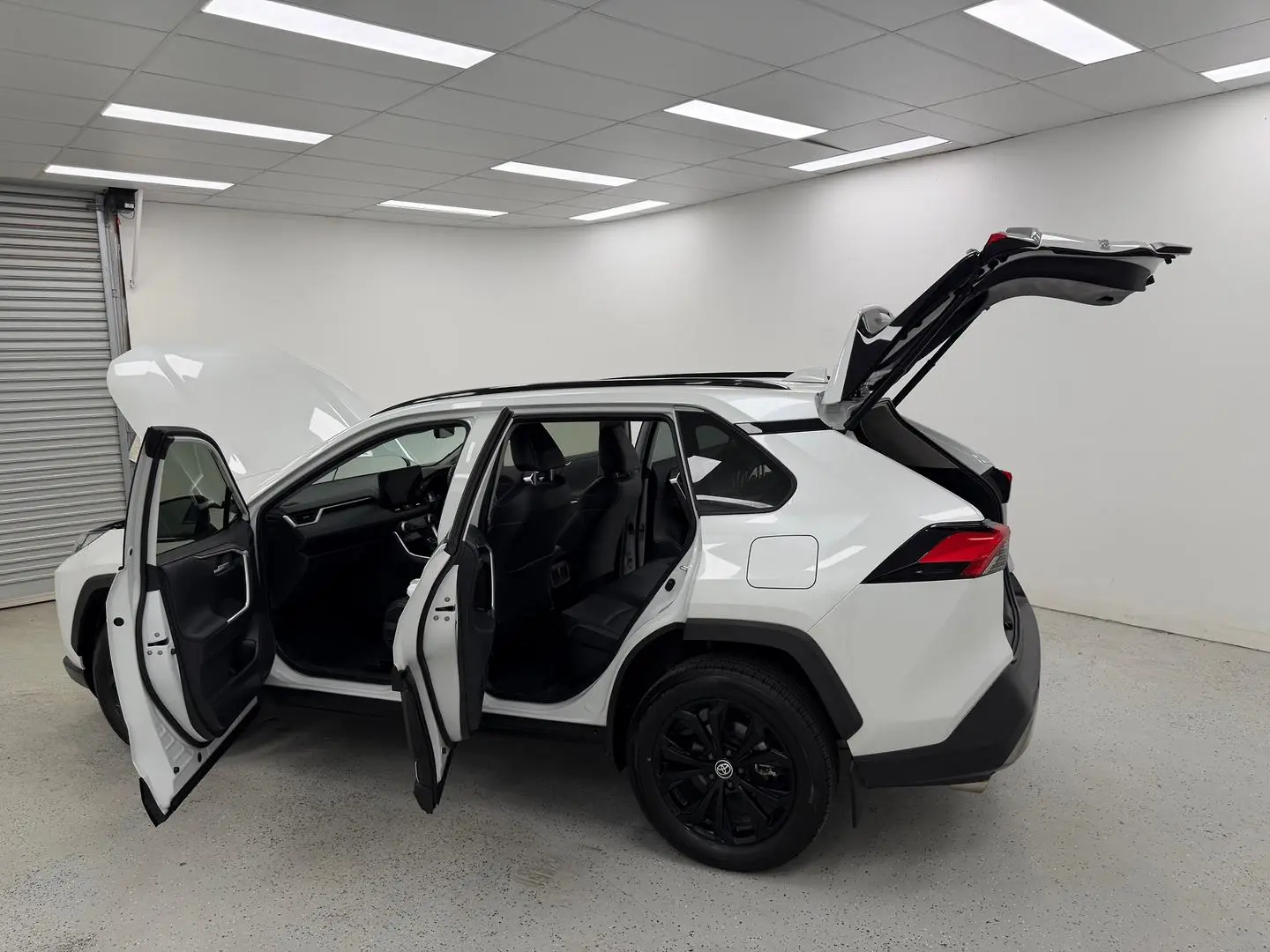 2023 Toyota RAV4 Gallery Image 11