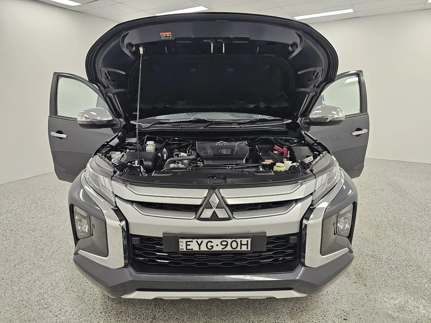 2023 Mitsubishi Triton Gallery Image 24