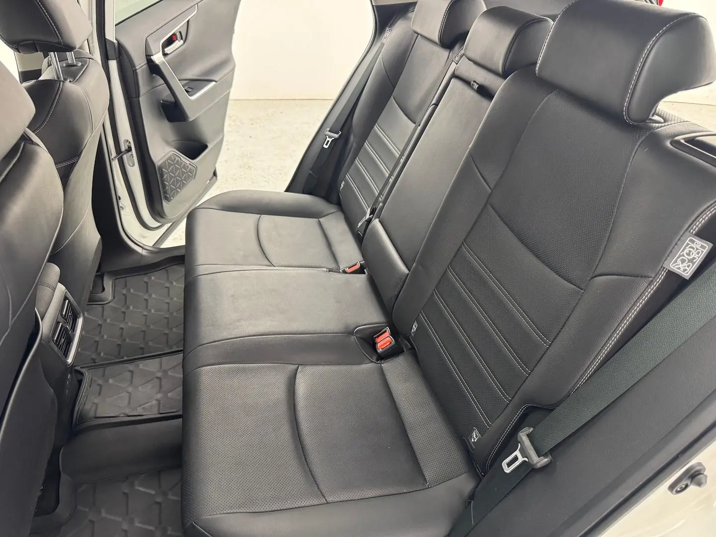 2022 Toyota RAV4 Gallery Image 28