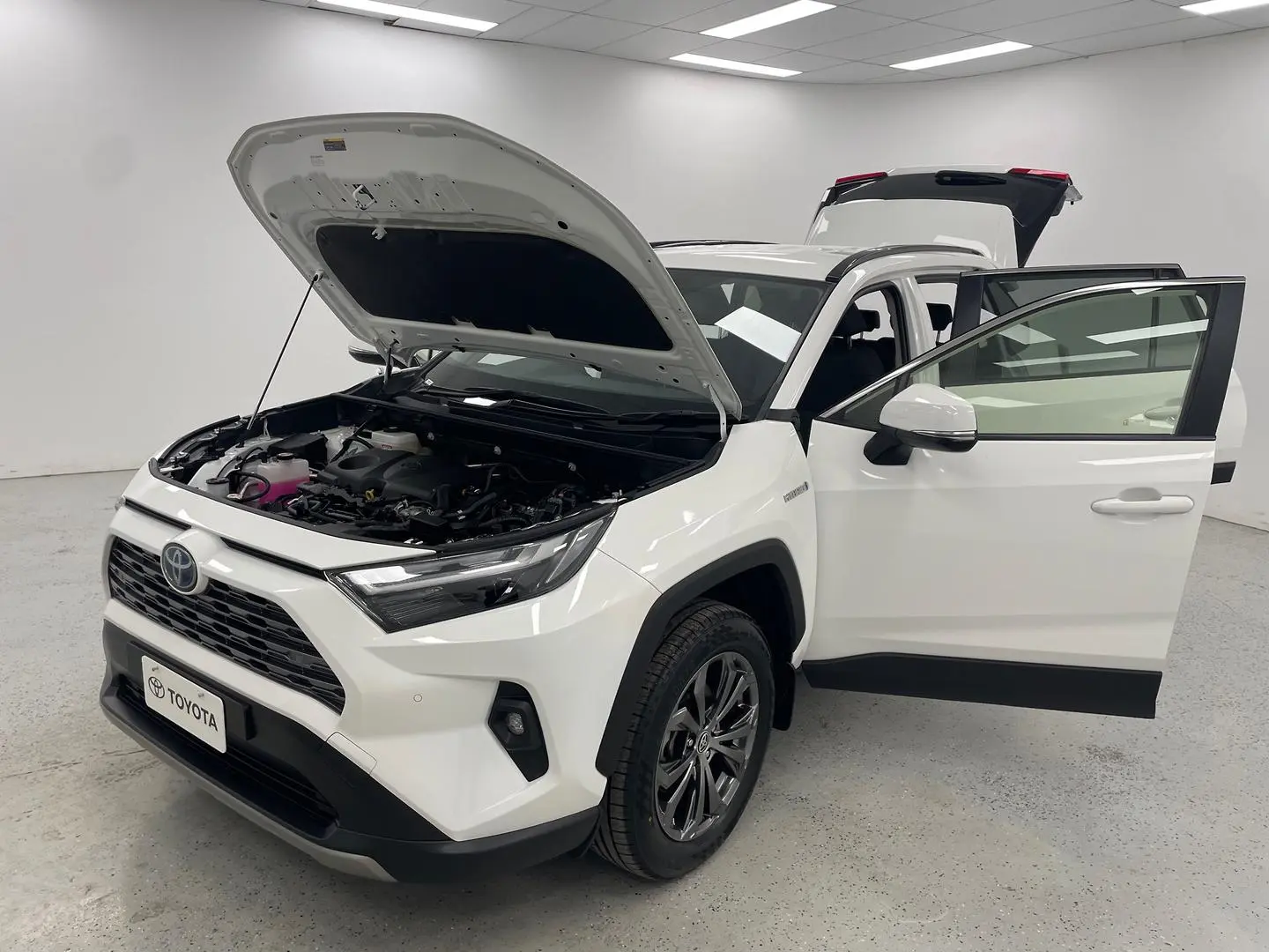 2023 Toyota RAV4 Gallery Image 14