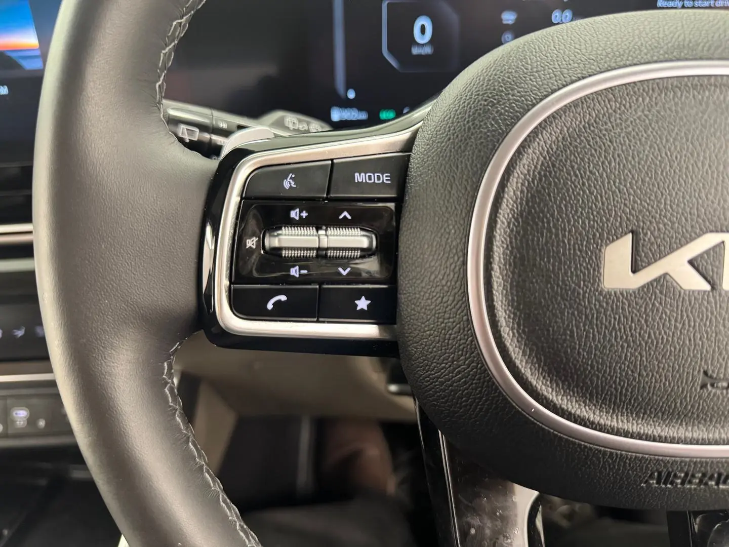 2024 Kia Carnival Gallery Image 19