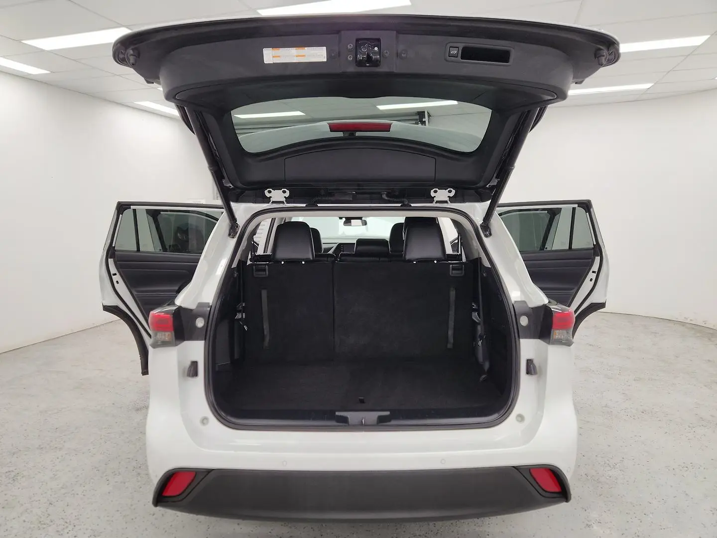 2022 Toyota Kluger Gallery Image 11