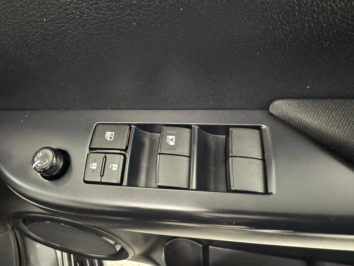 2022 Toyota Hilux Gallery Image 21