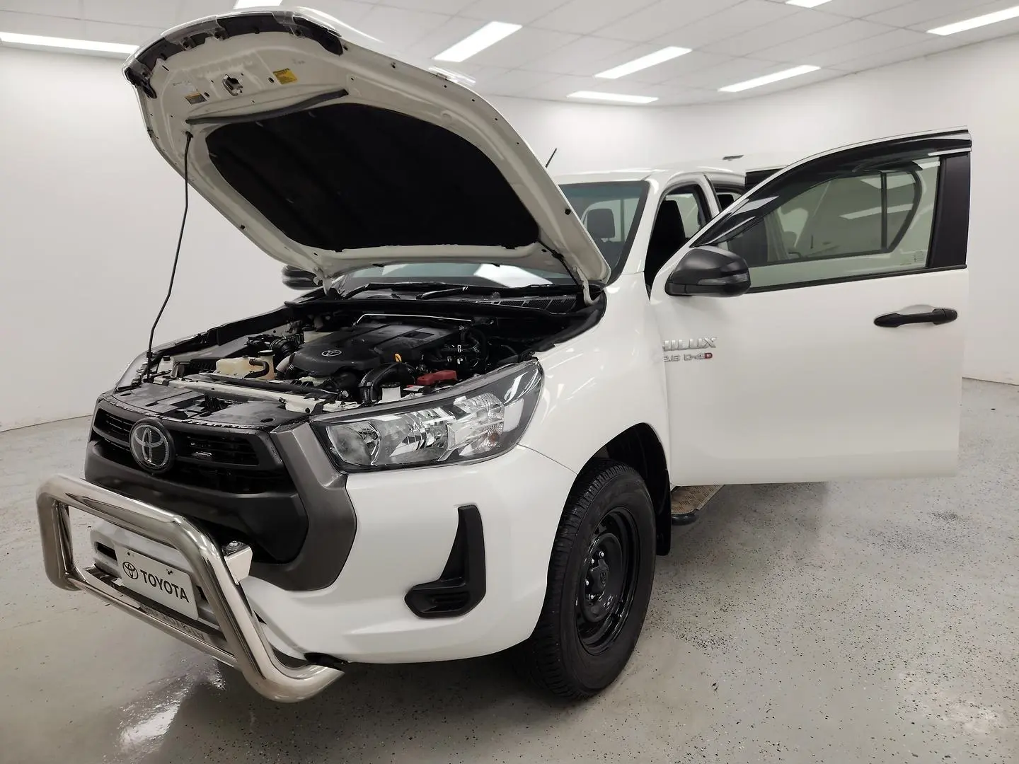 2021 Toyota Hilux Gallery Image 14