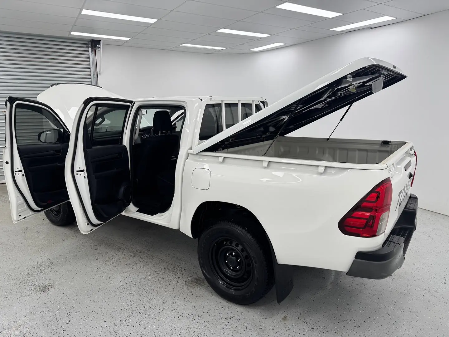 2021 Toyota Hilux Gallery Image 10