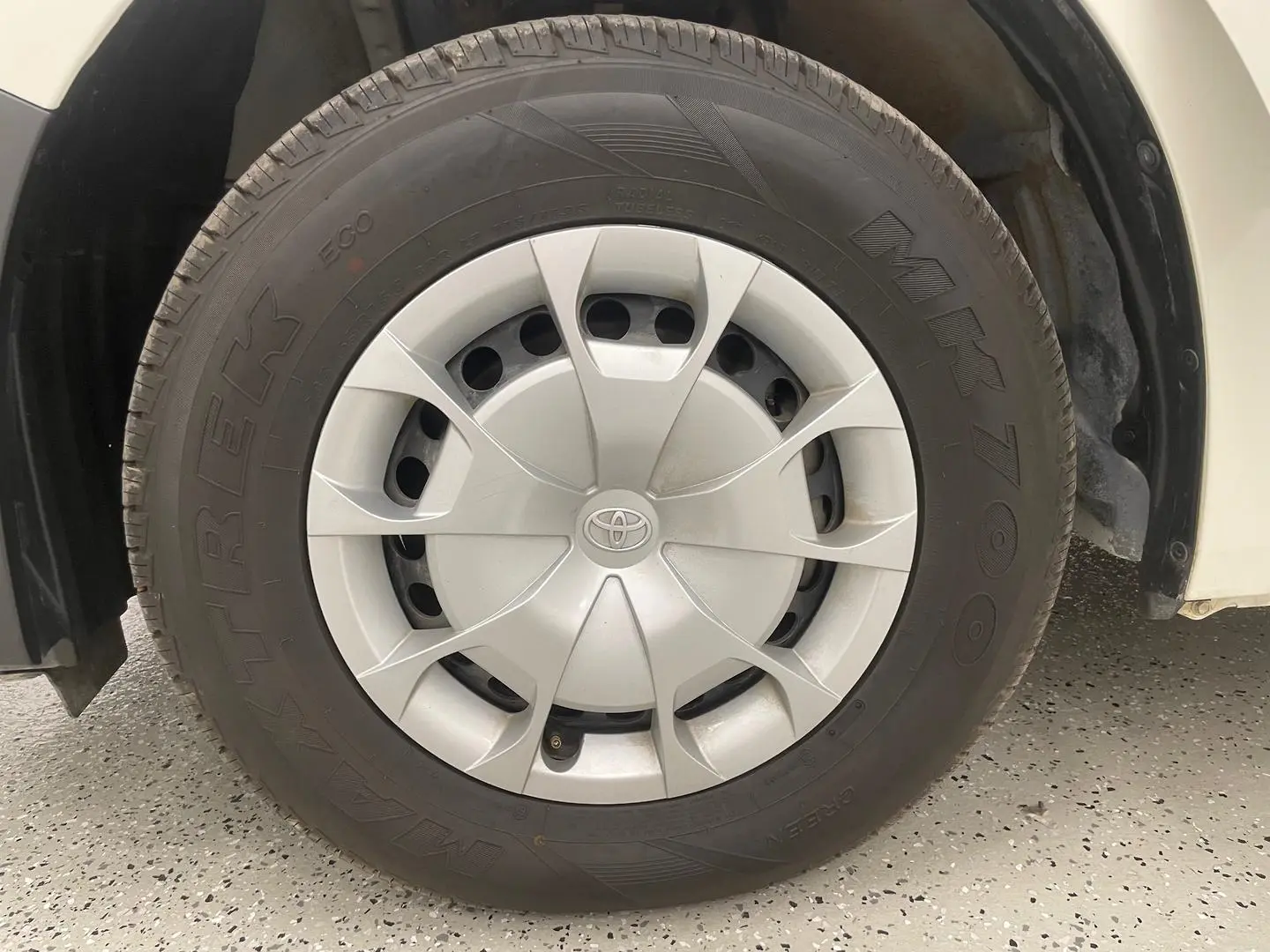 2019 Toyota Hiace Gallery Image 16