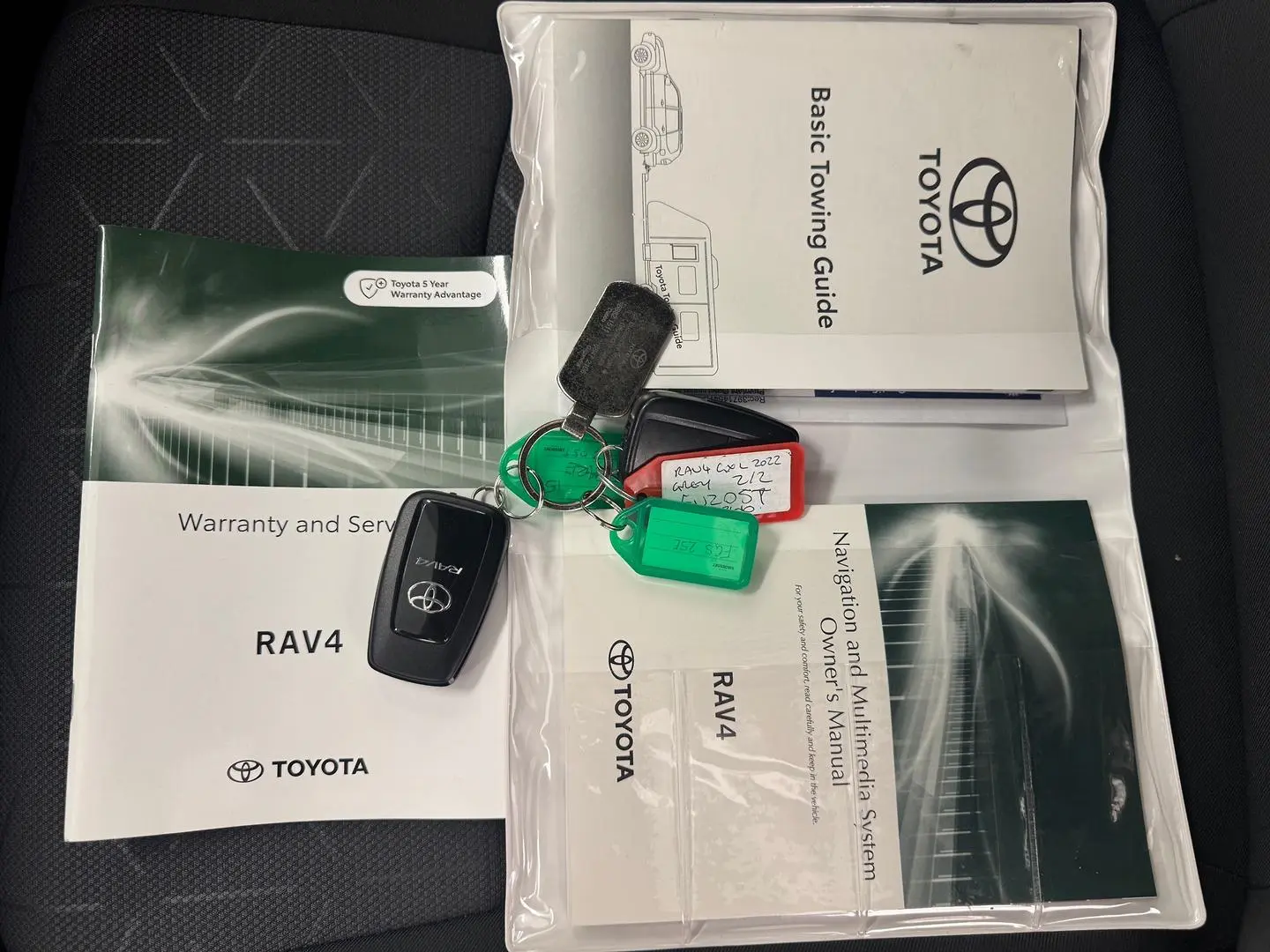 2022 Toyota RAV4 Gallery Image 32