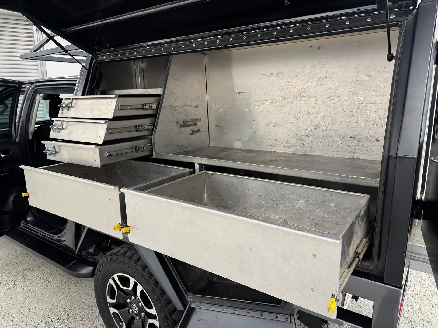 2020 Toyota Hilux Gallery Image 30