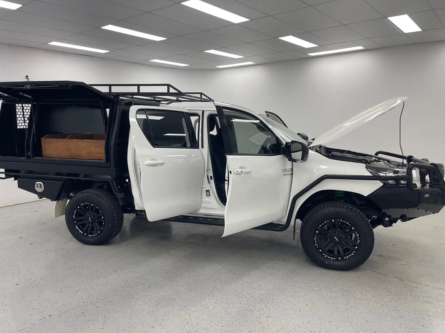 2025 Toyota Hilux Gallery Image 9