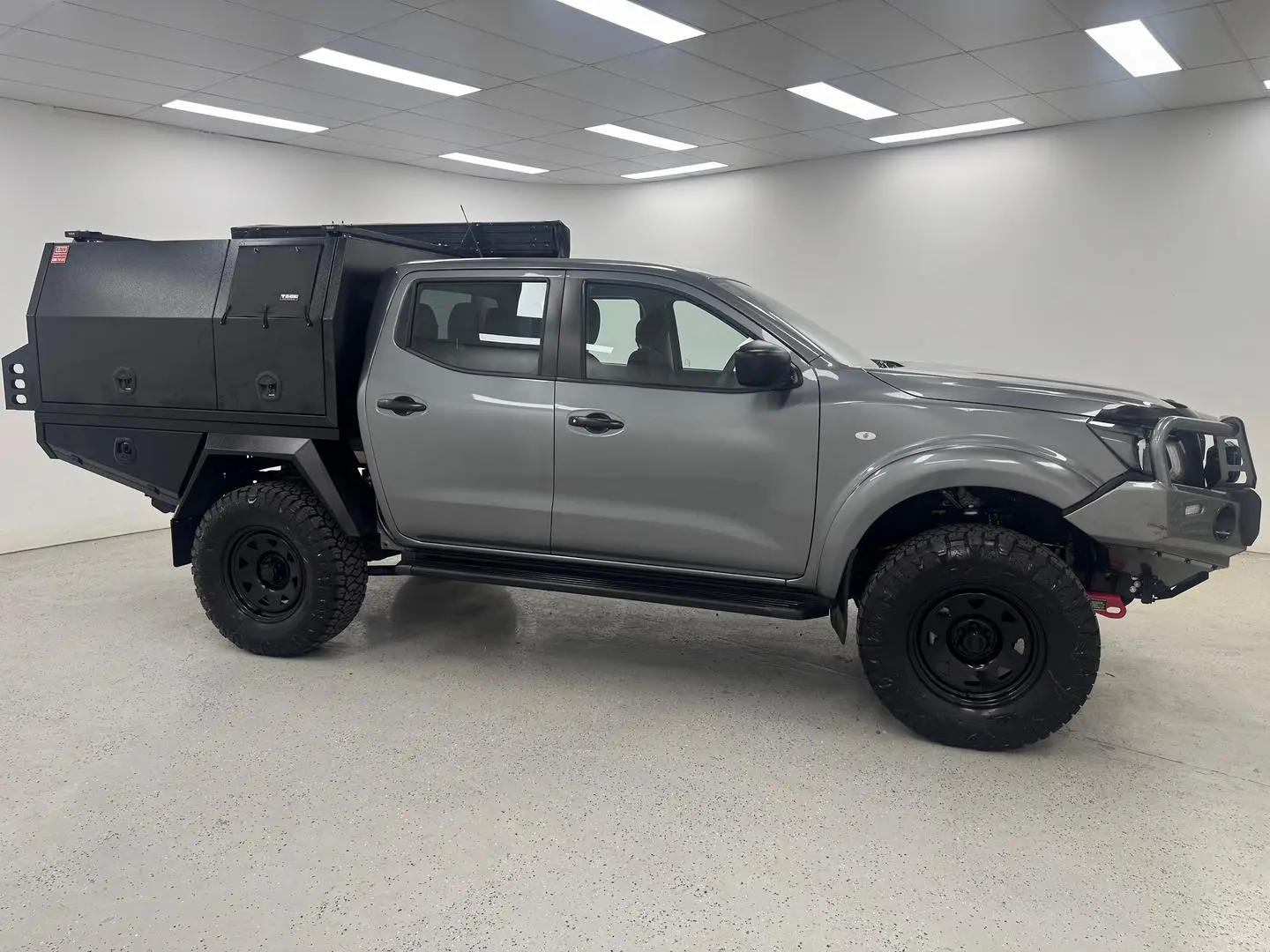 2024 Nissan Navara Gallery Image 2