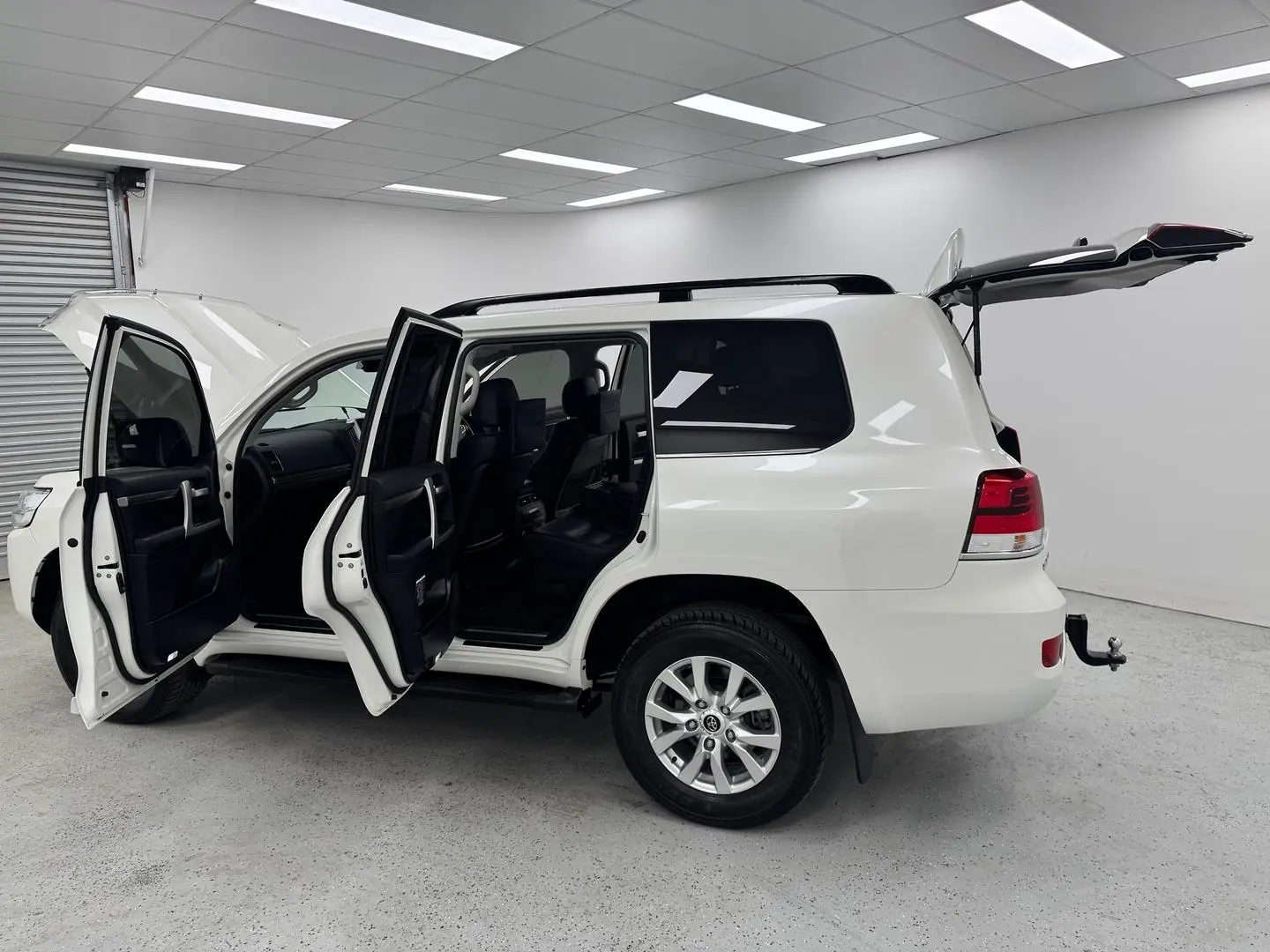 2021 Toyota Landcruiser Gallery Image 11