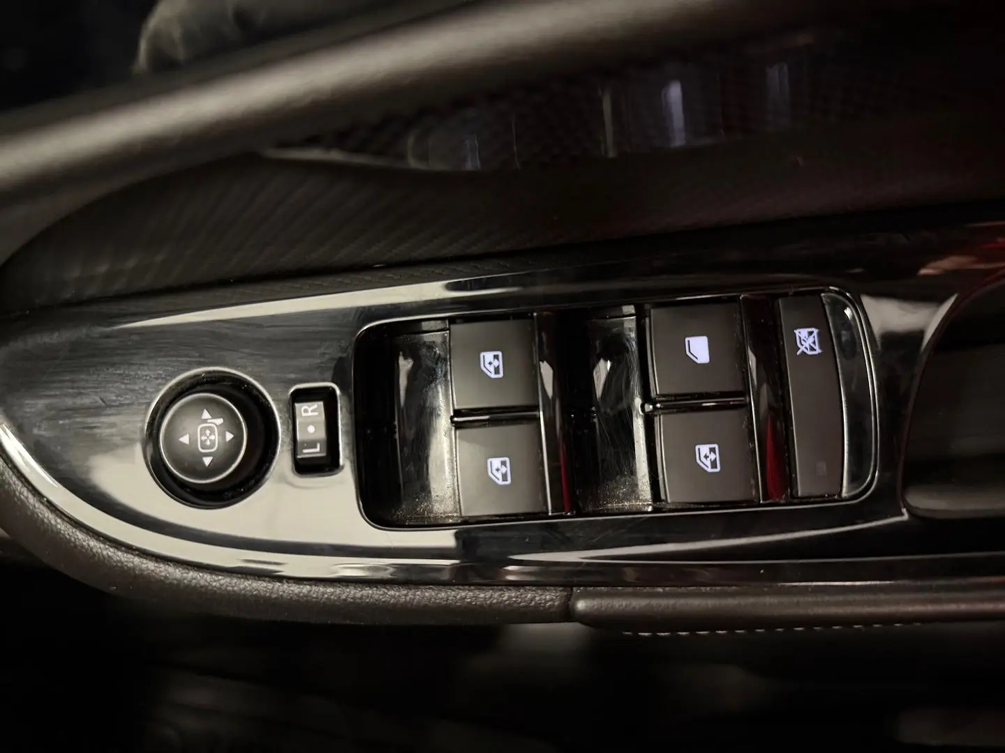 2017 Holden Commodore Gallery Image 29