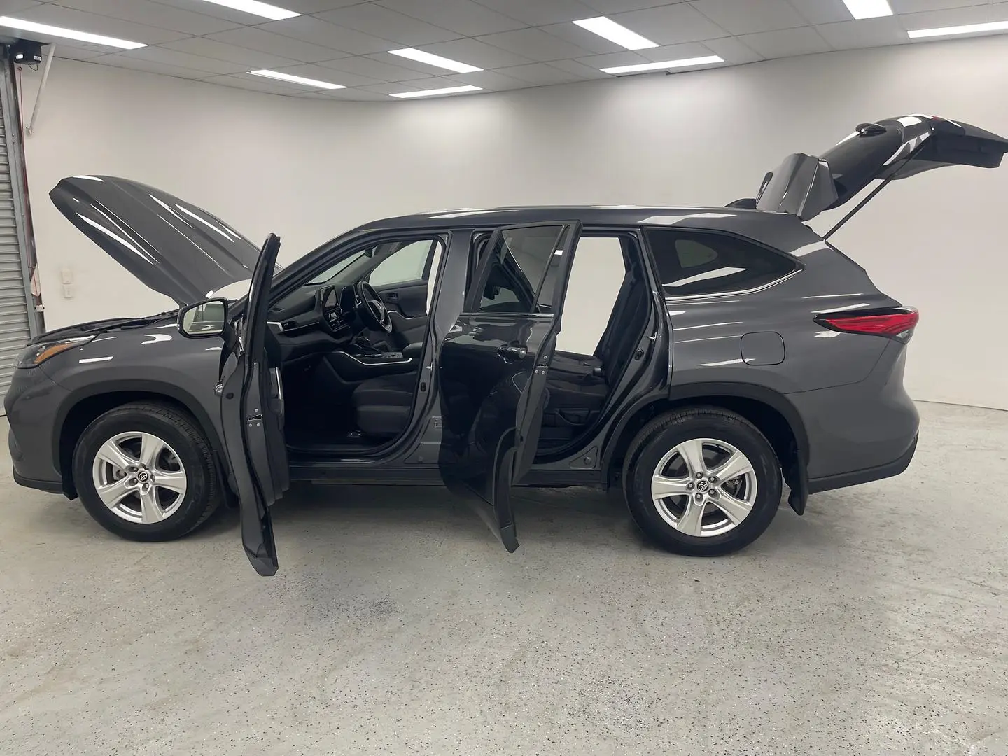2023 Toyota Kluger Gallery Image 12