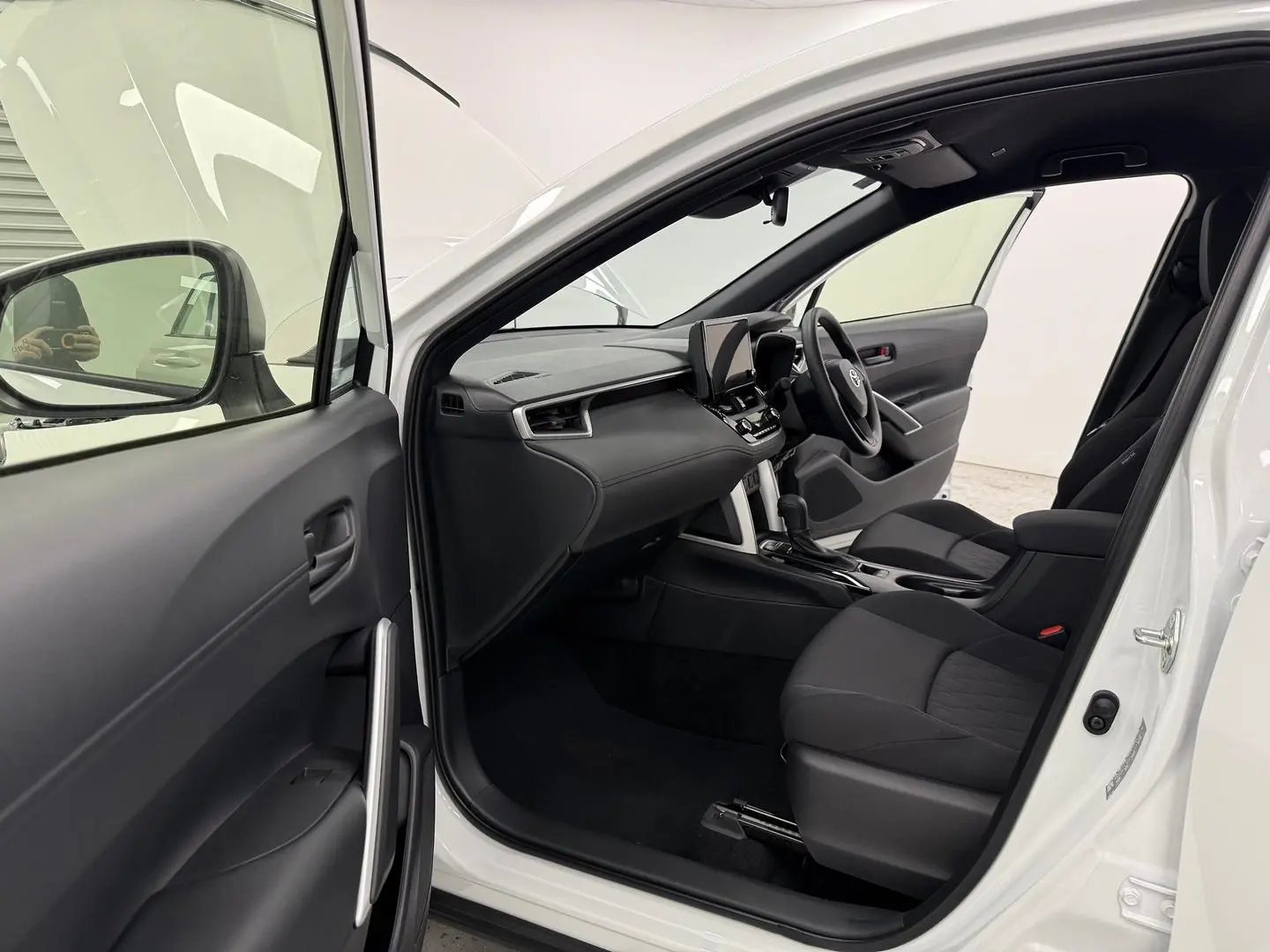 2025 Toyota Corolla Cross Gallery Image 10