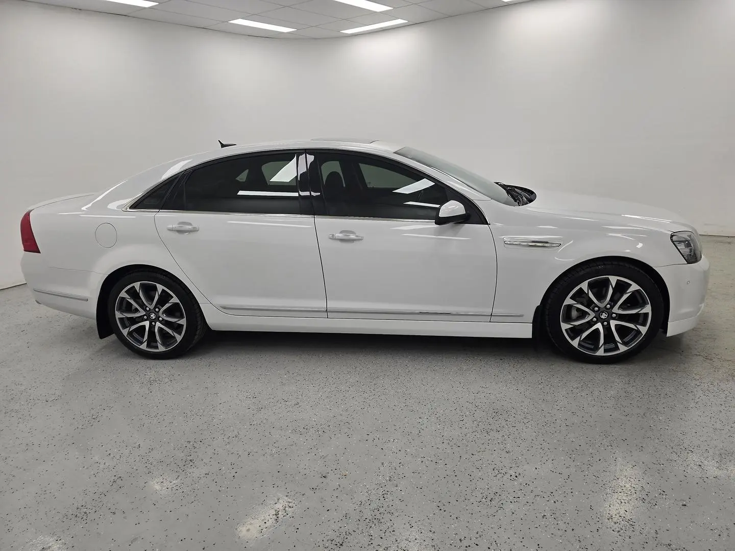 2016 Holden Caprice Gallery Image 2