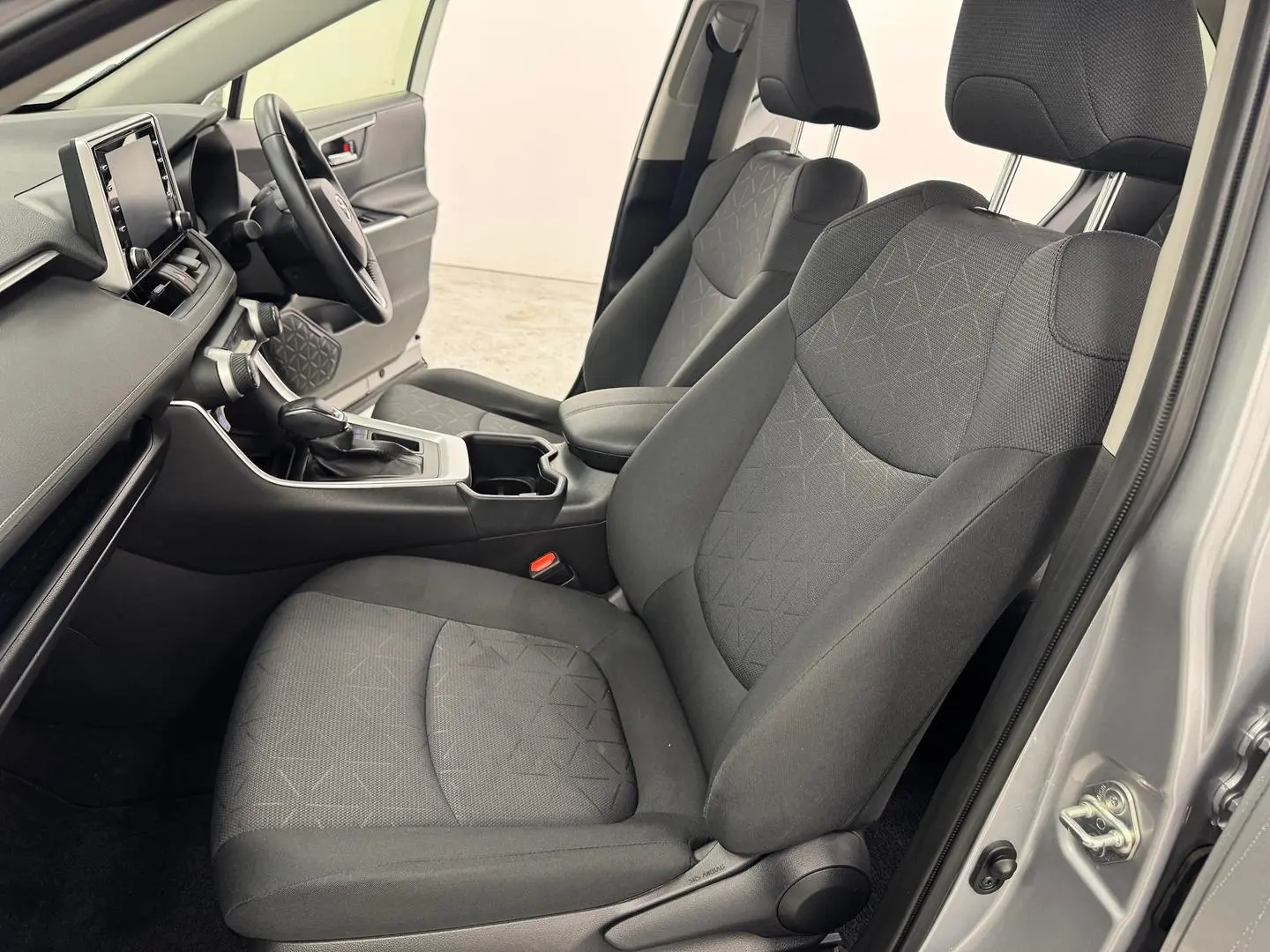 2022 Toyota RAV4 Gallery Image 29