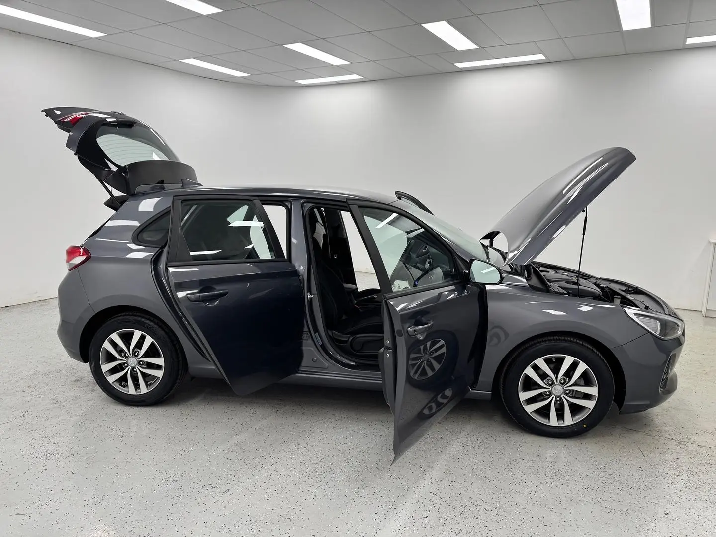 2019 Hyundai i30 Gallery Image 8