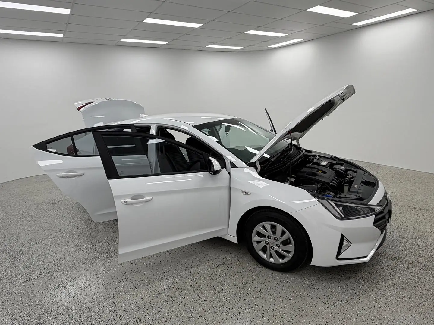 2019 Hyundai Elantra Gallery Image 8