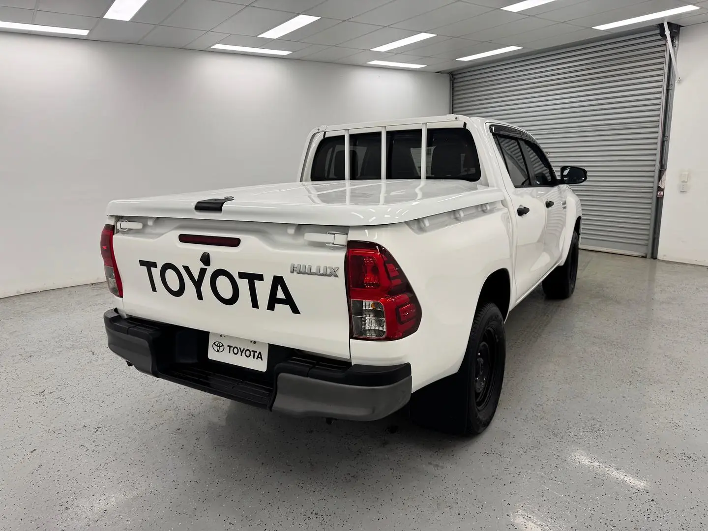 2021 Toyota Hilux Gallery Image 3