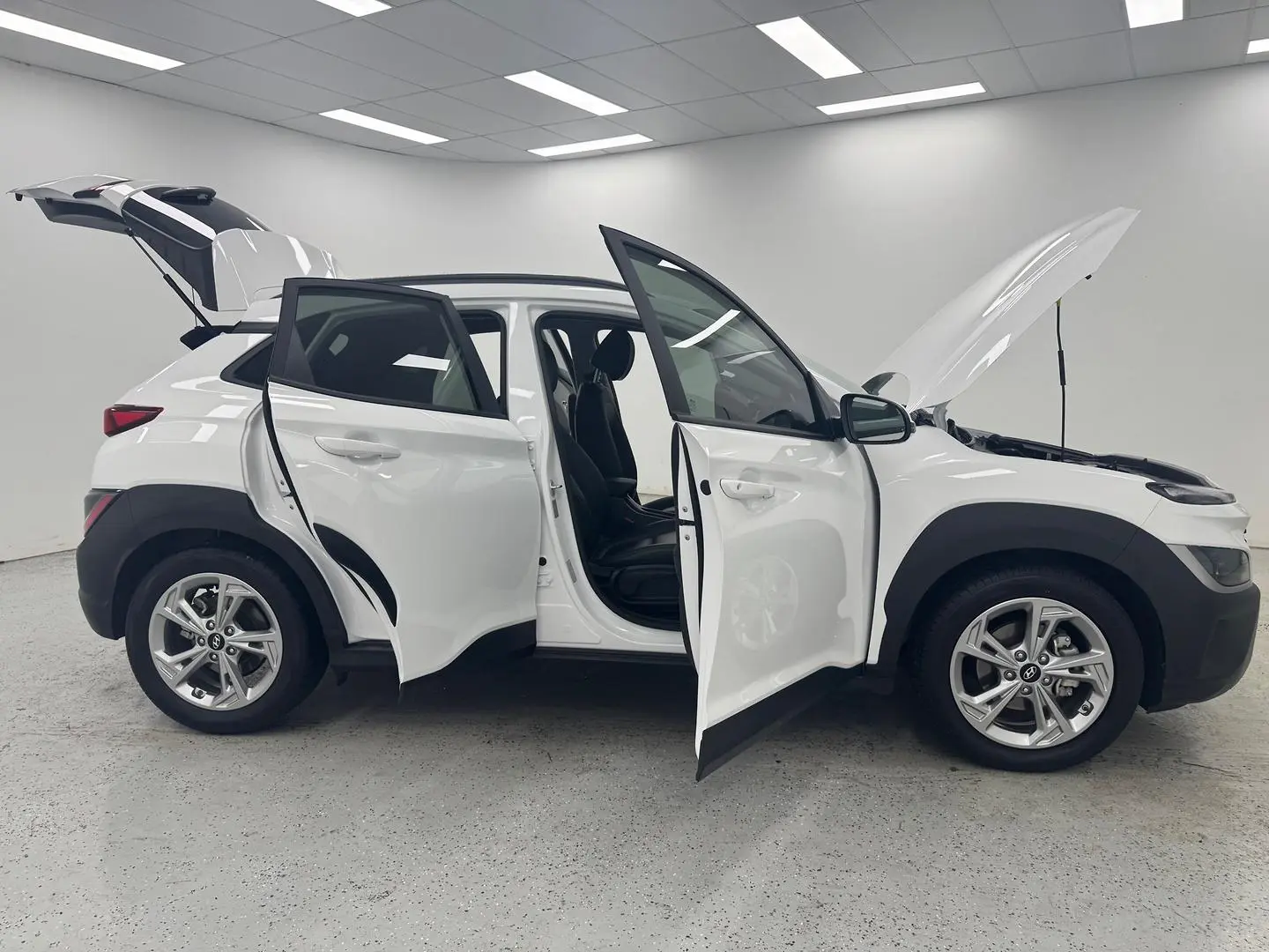 2022 Hyundai Kona Gallery Image 8