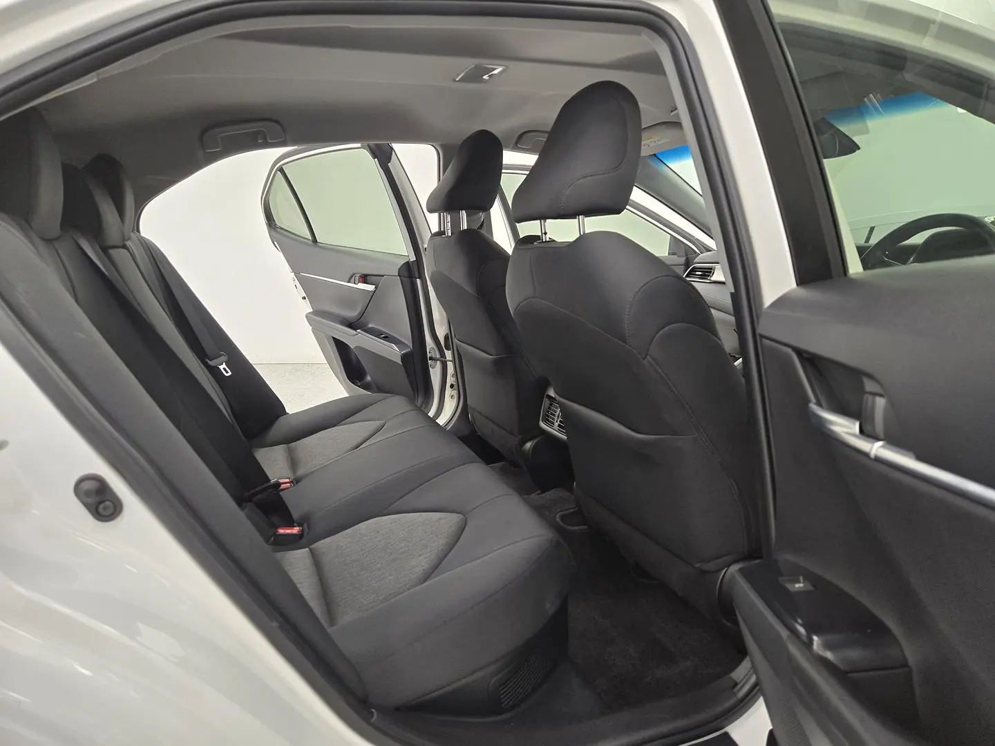2019 Toyota Camry Gallery Image 21