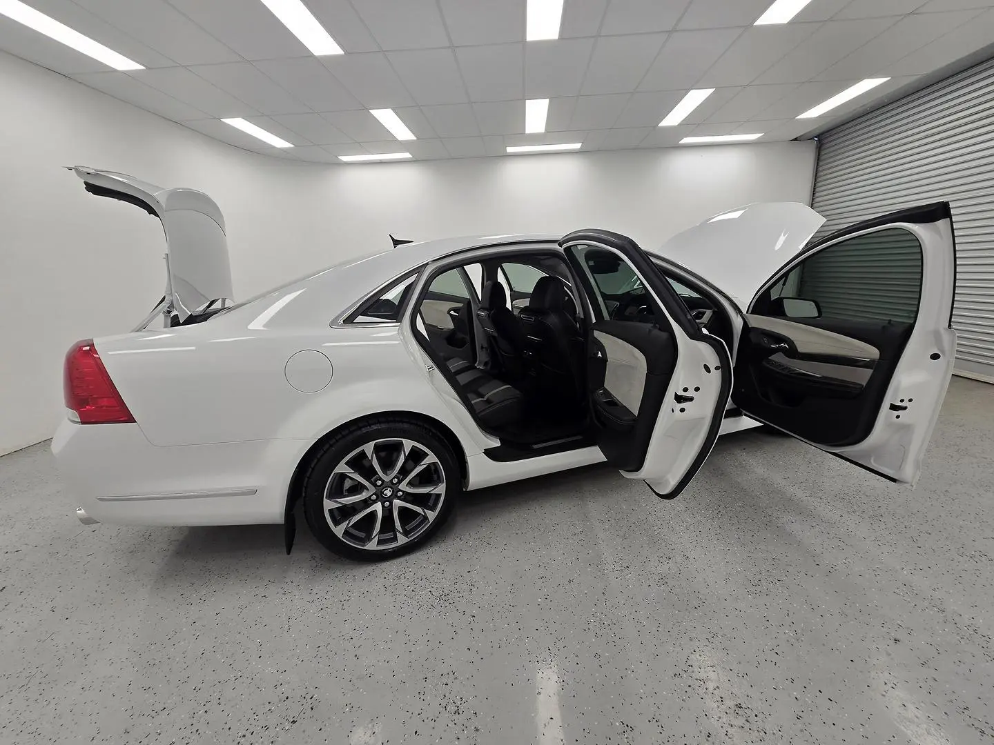 2016 Holden Caprice Gallery Image 10