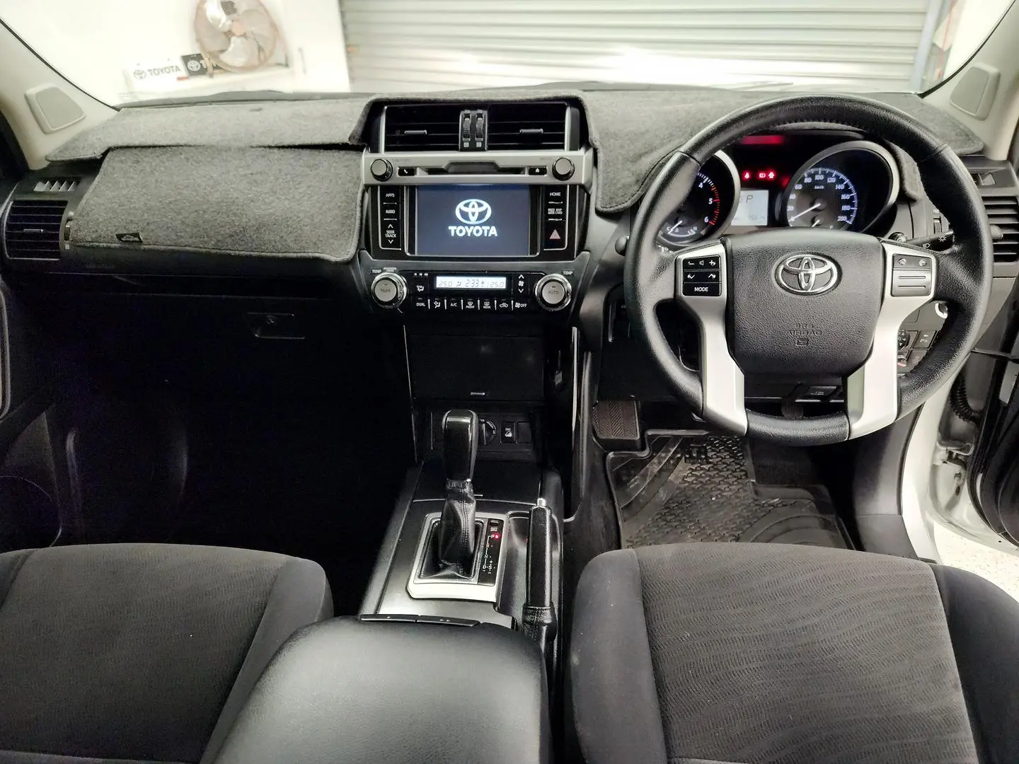 2017 Toyota Landcruiser Prado Gallery Image 26