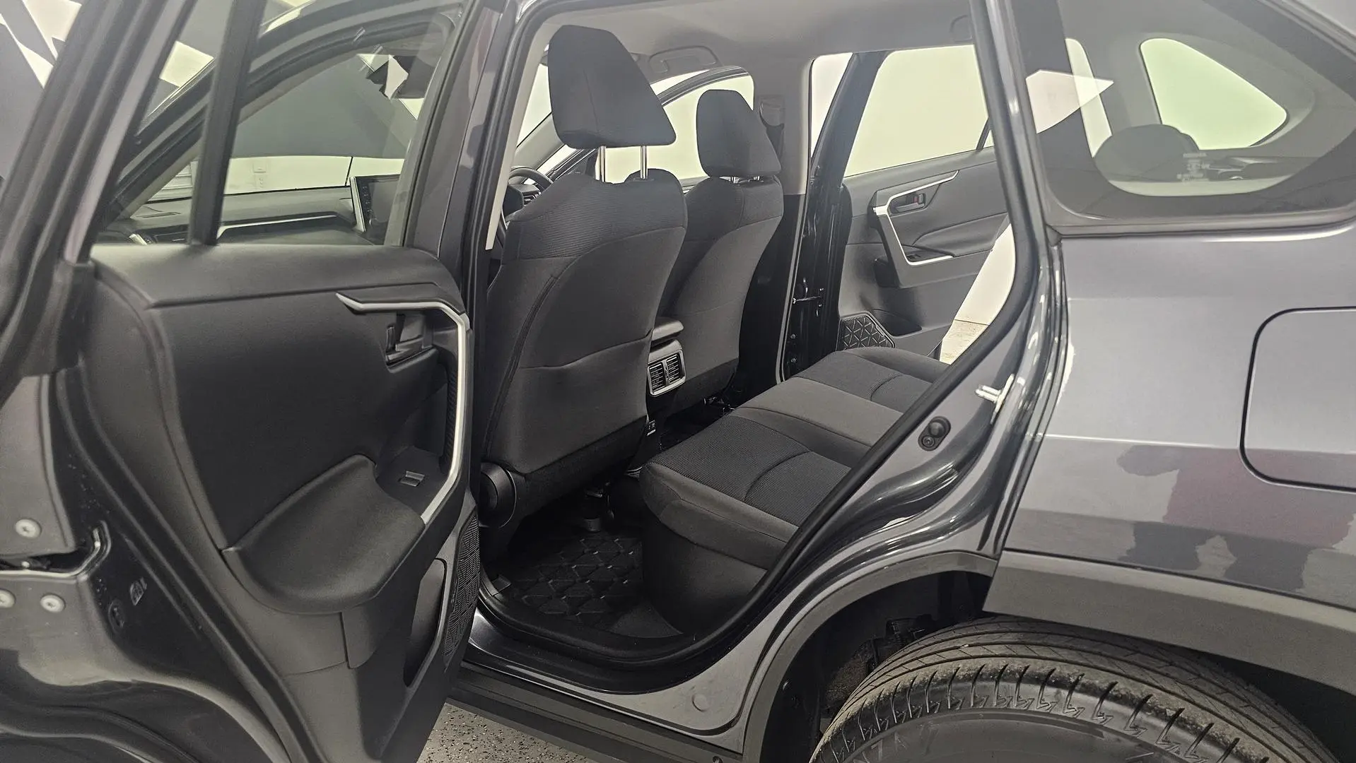 2022 Toyota RAV4 Gallery Image 14