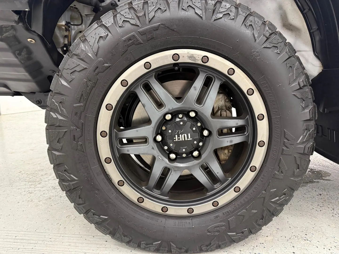 2016 Toyota Hilux Gallery Image 9