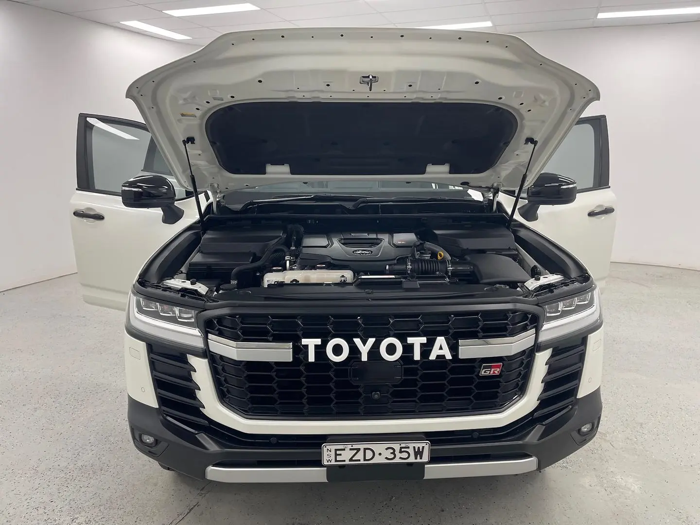 2022 Toyota Landcruiser Gallery Image 14