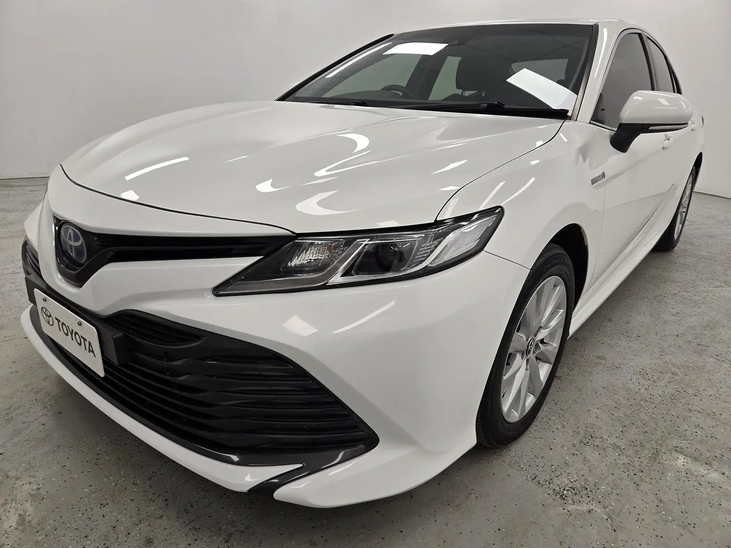2019 Toyota Camry Gallery Image 7