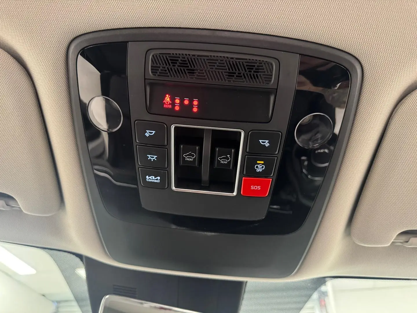 2024 Kia Carnival Gallery Image 28