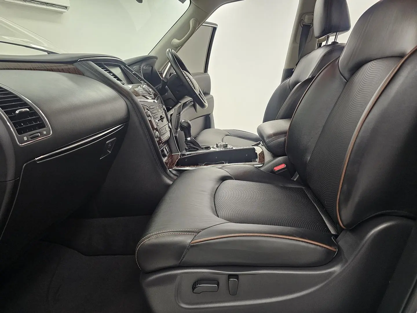 2020 Nissan Patrol Gallery Image 12