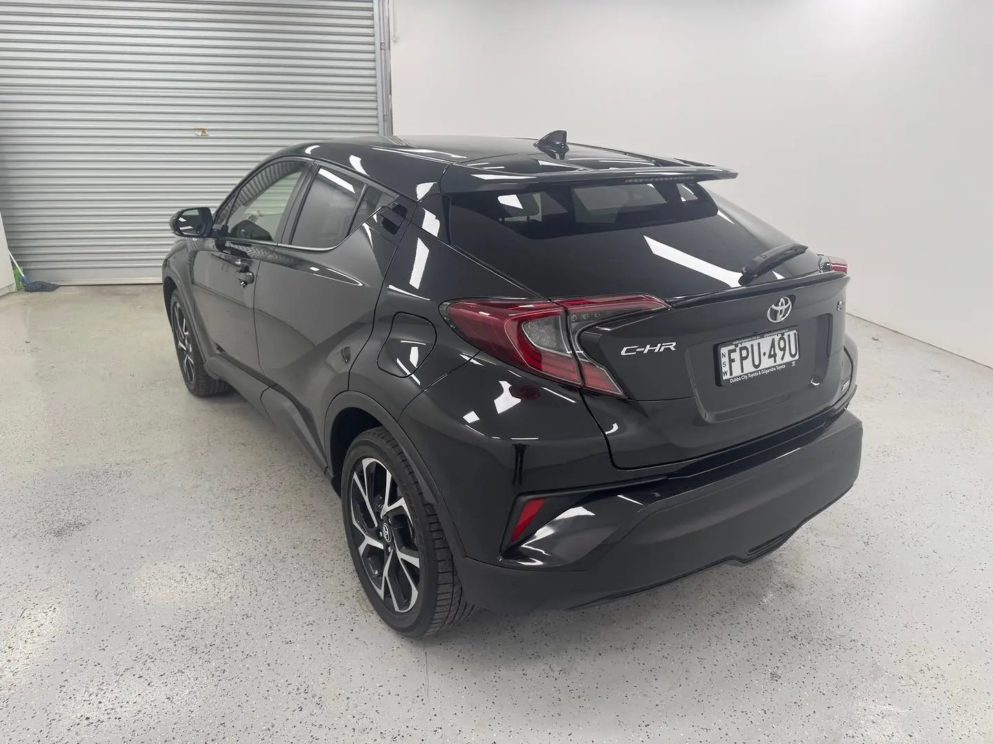 2018 Toyota C-HR Gallery Image 4