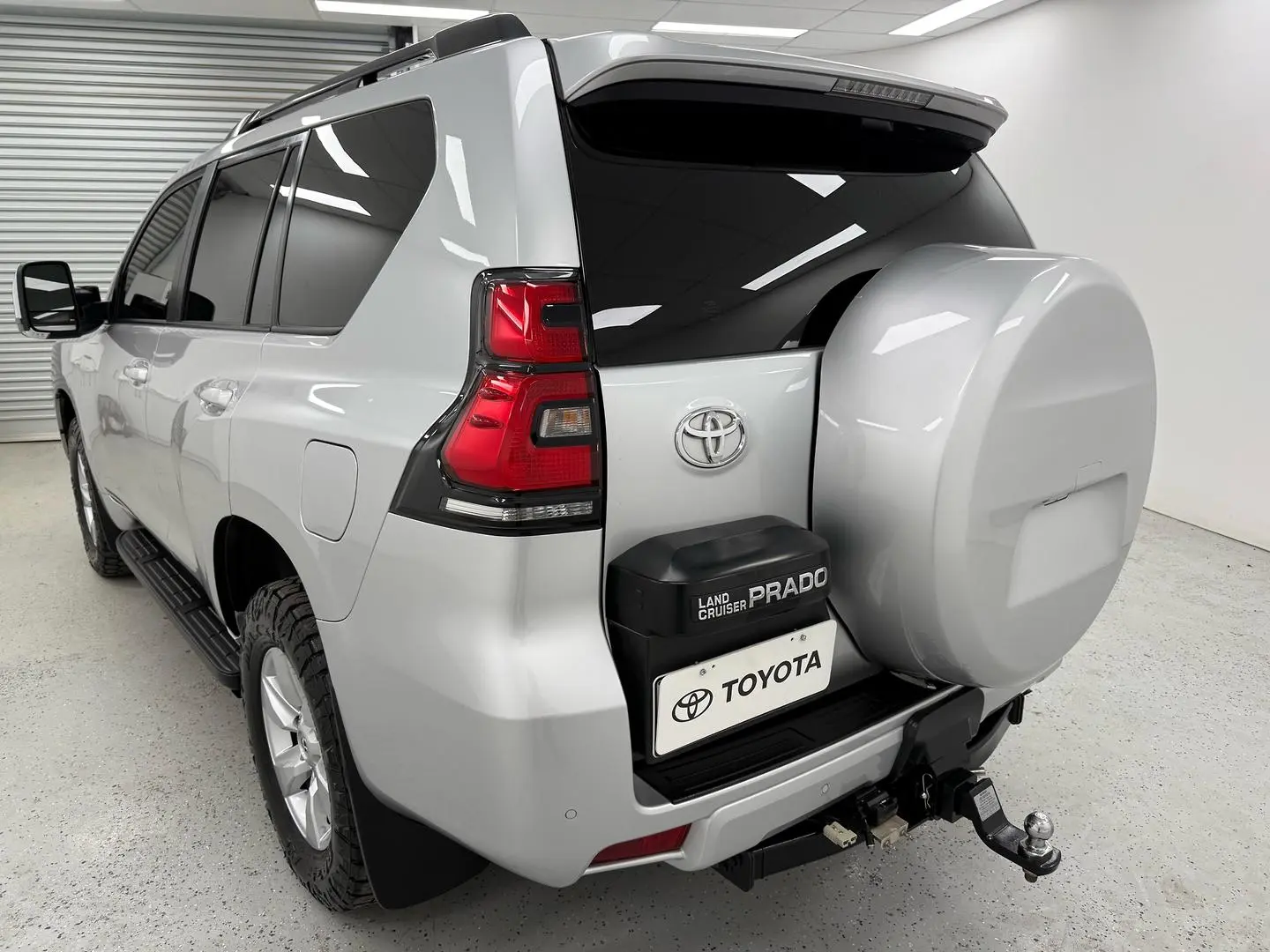 2022 Toyota Landcruiser Prado Gallery Image 5