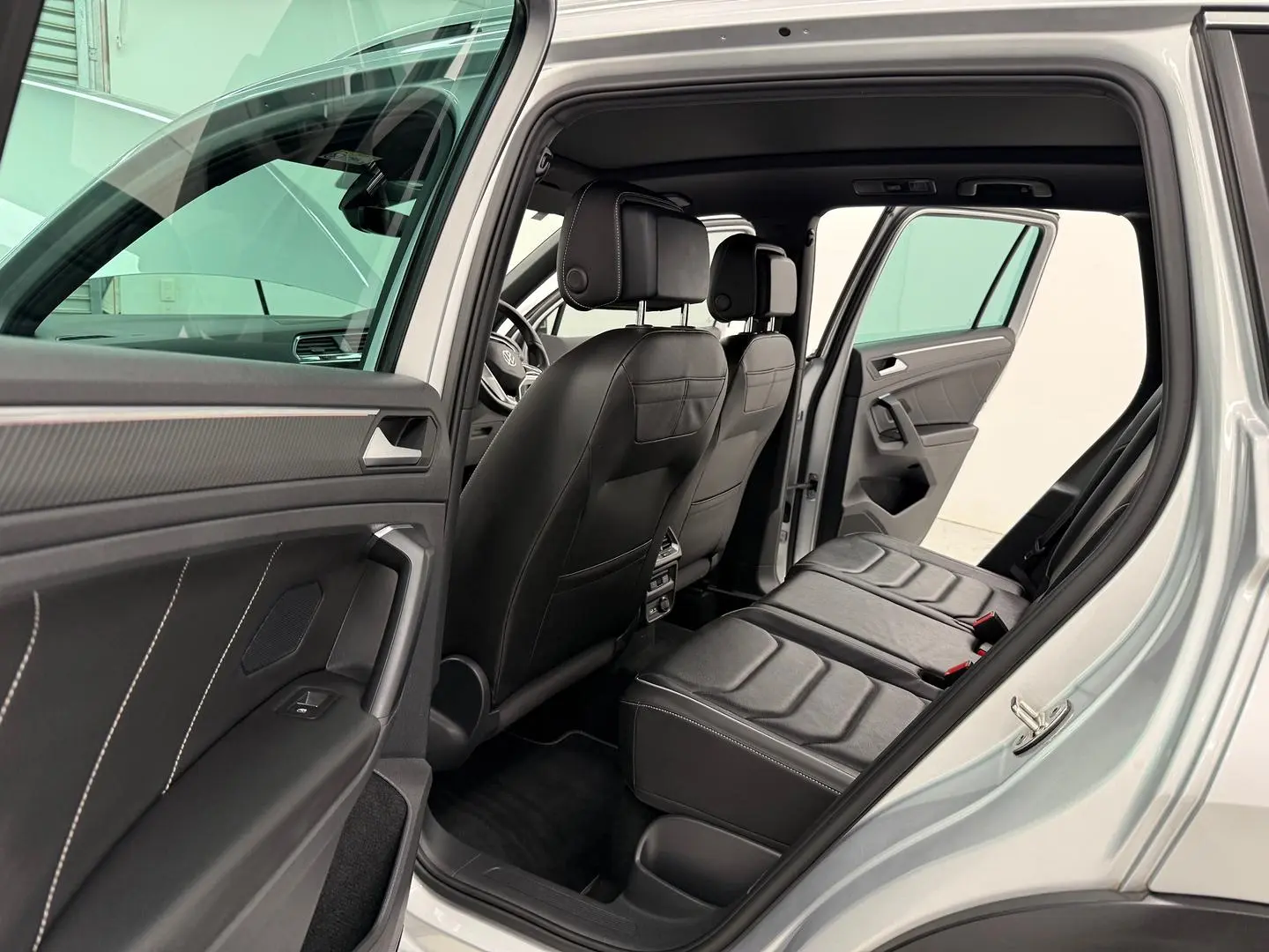 2021 Volkswagen Tiguan Gallery Image 11