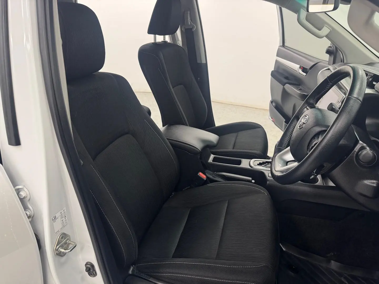 2023 Toyota Hilux Gallery Image 25