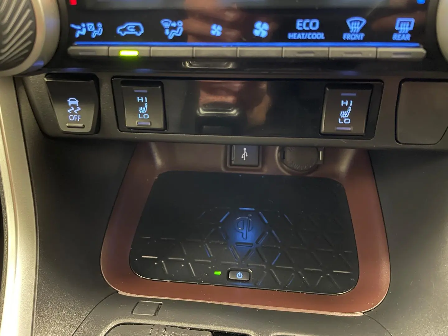 2020 Toyota RAV4 Gallery Image 29