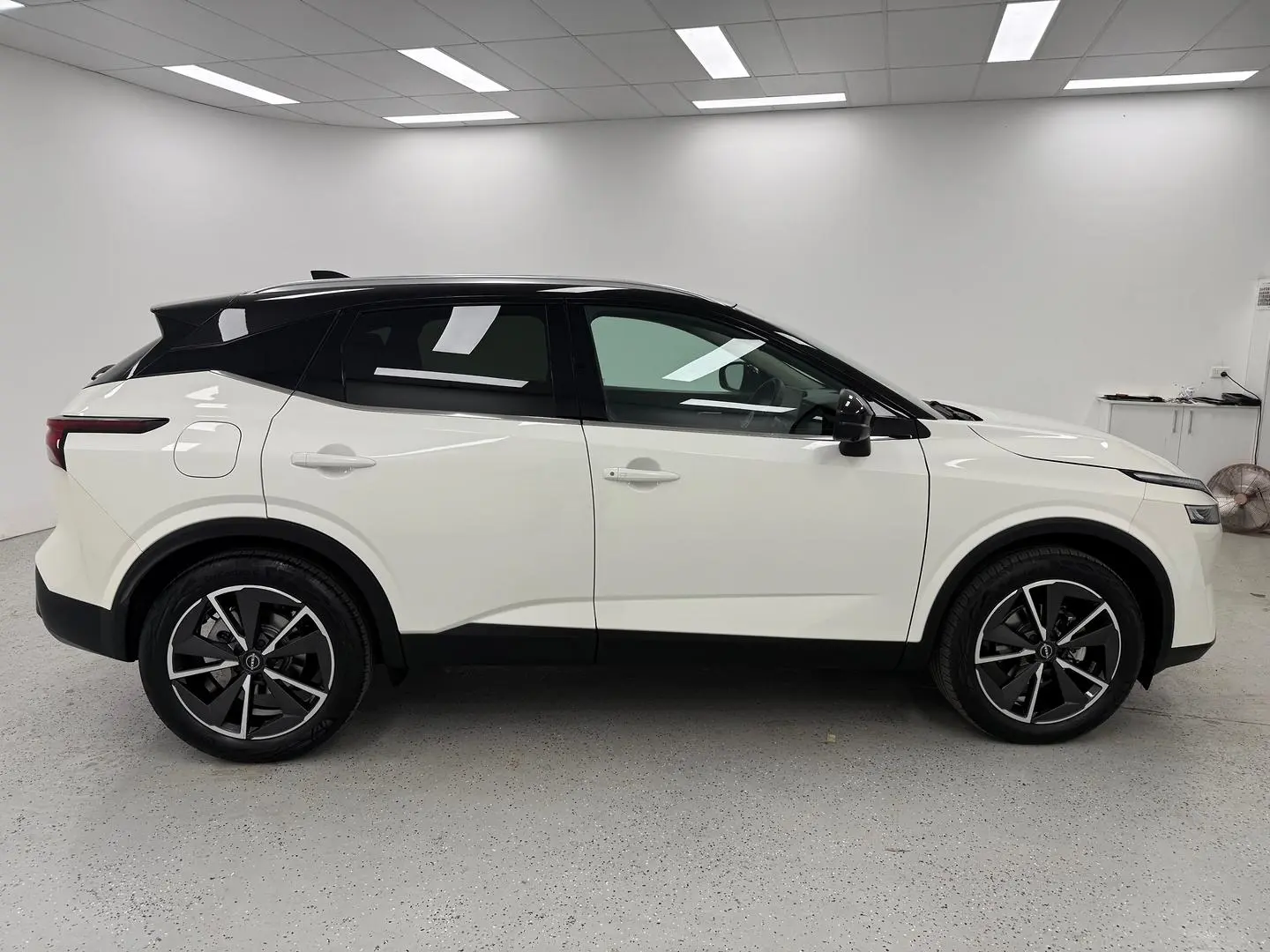 2024 Nissan QASHQAI Gallery Image 2