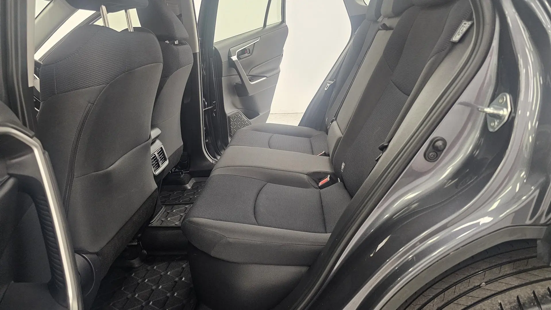 2022 Toyota RAV4 Gallery Image 15