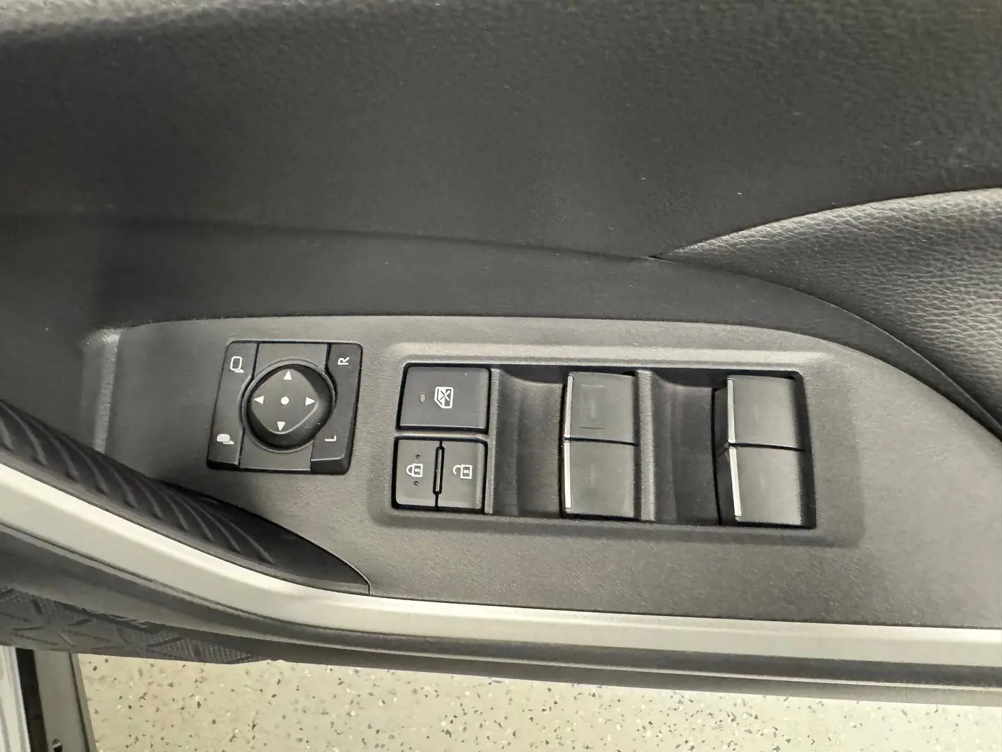 2024 Toyota RAV4 Gallery Image 22